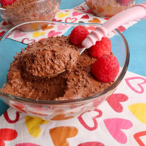 Aerated chocolate mousse single serve